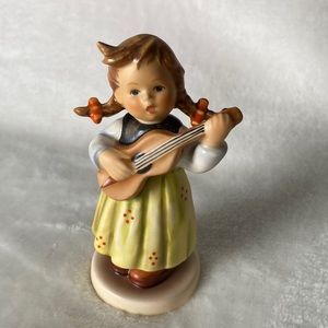 Hummel Little Girl ❤️ Music